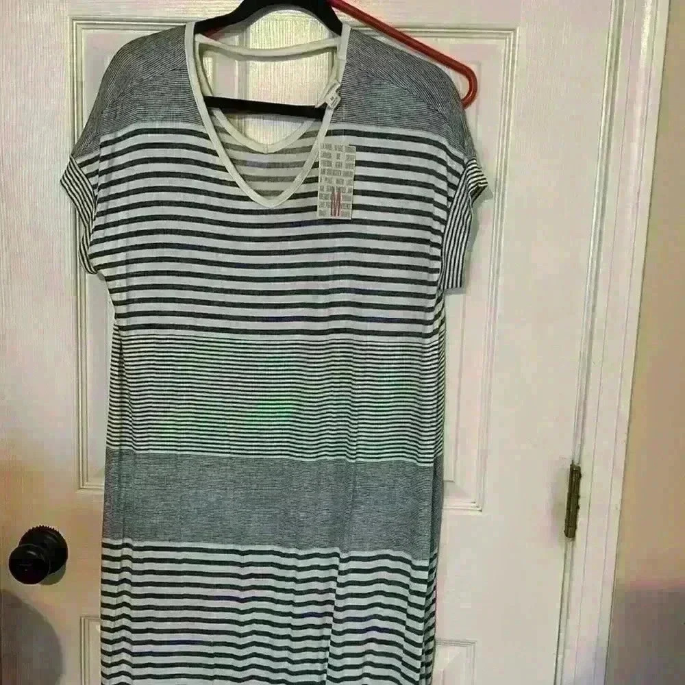LuLaRoe Macy maxi dress. Medium NWT blue striped